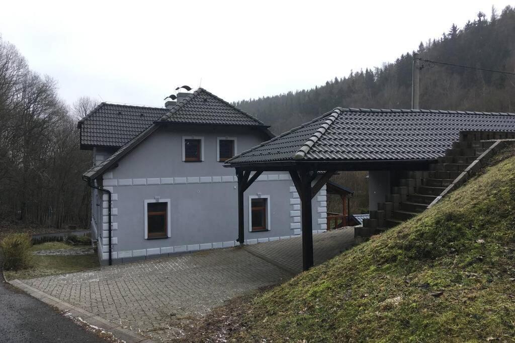 Villa Vykmanov Medenec Luaran gambar