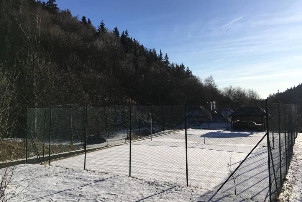 Villa Vykmanov Medenec Luaran gambar