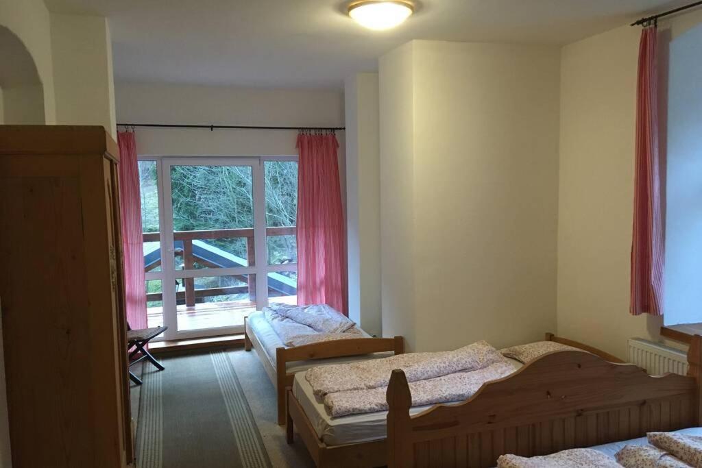 Villa Vykmanov Medenec Luaran gambar